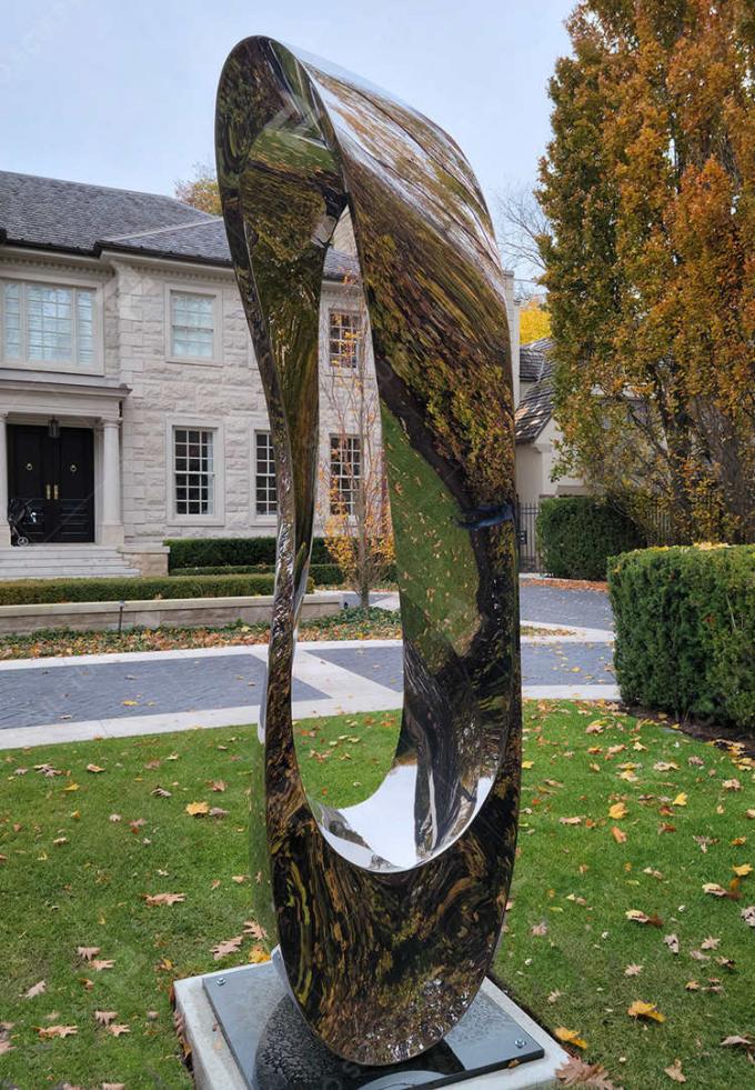 2.8M High Mirror Polished Stainless Steel Mobius Sculpture in Toronto, Canada 1