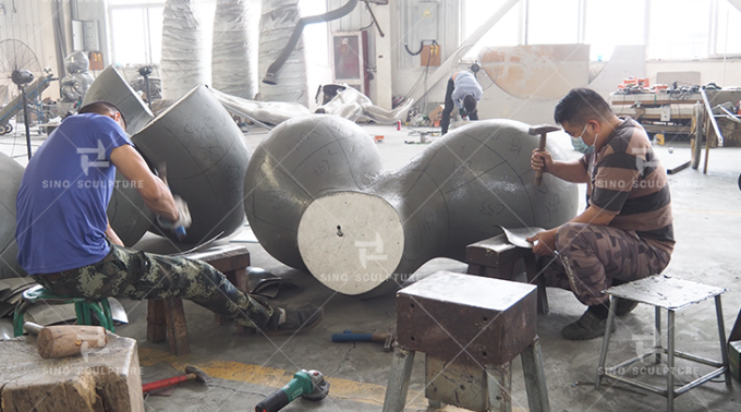 Customized Stainless Steel Knot Sculpture with Diversity of Material and Finishing 1
