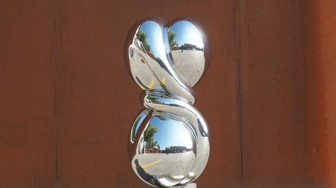 Mirror Polished Steel Twisted Sculpture From Sculptor Richard Hudson 0
