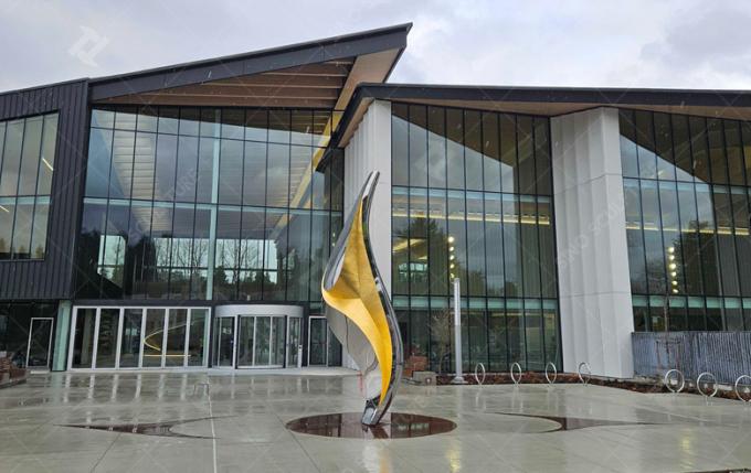 Mirror Polished Stainless Steel Sculpture / Modern Metal Sculpture With Center Gold Leaf 2