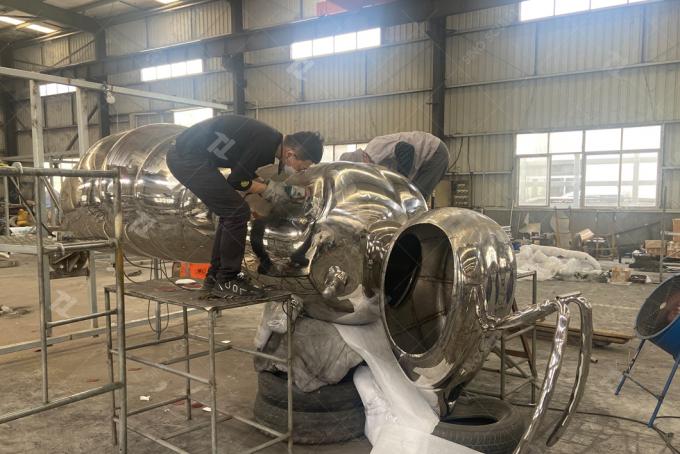 Outdoor Stainless Steel Bee Sculpture With Highly Mirror Polished Finish 2