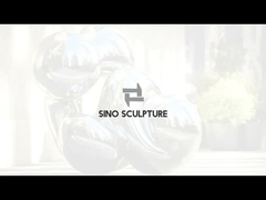 Sculptuur van knoop van roestvrij staal in DIFC, VAE